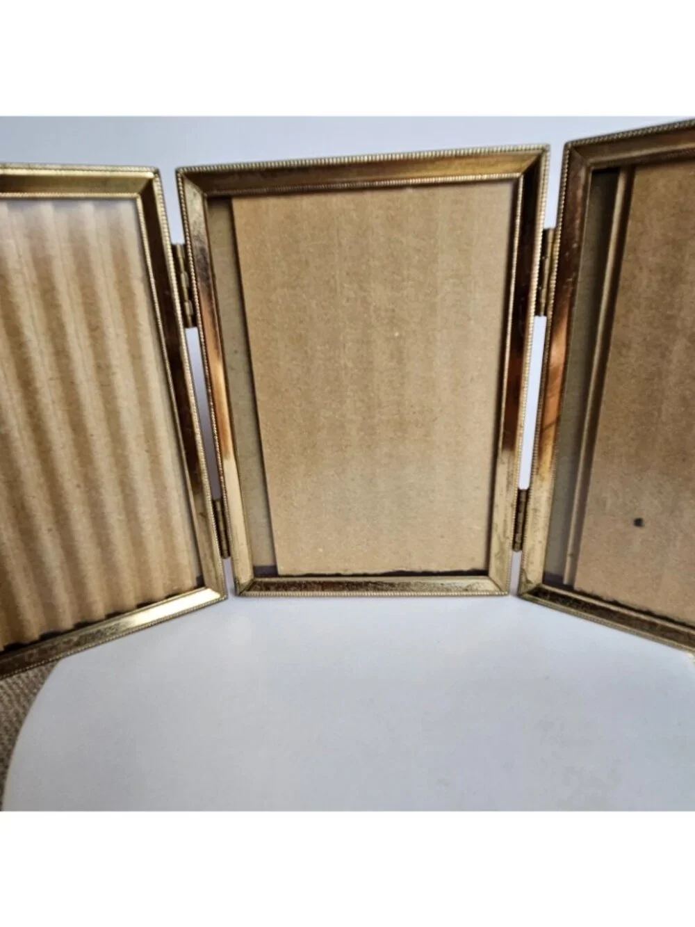 Vintage Triple Picture Frame 3x5 Gold Tone Metal Folding Photo Frame Matte Glass